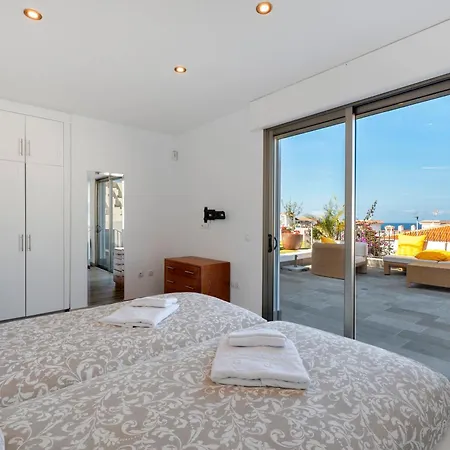 Arenas 3 Playa La Arena Villa Puerto de Santiago (Tenerife)