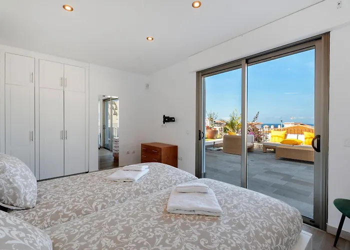 Arenas 3 Playa La Arena Villa Puerto de Santiago (Tenerife)